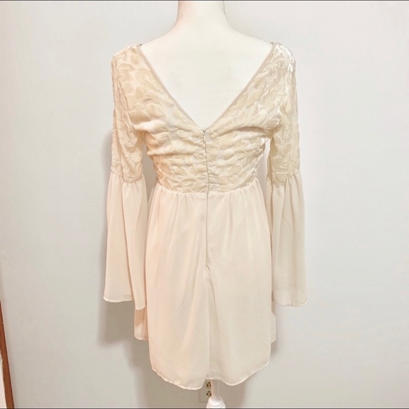 Flying Tomato Ivory Boho Bell Sleeve Dress XS - Picture 5 of 7